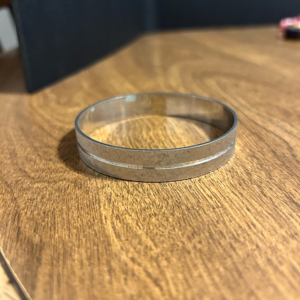 Simple Silver Tone Bangle Bracelet‎